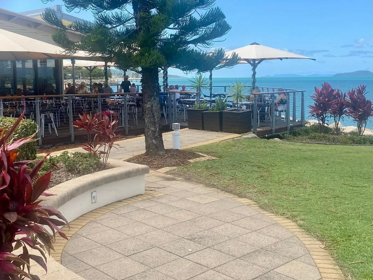 Waters Edge Townsville 0*,  Australia